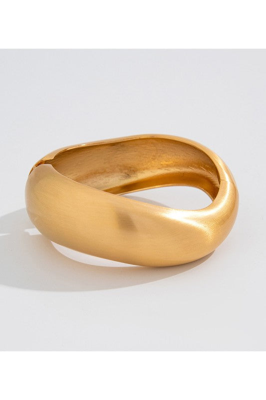 Asymmetrical Metal Spring Clasp Wide Bangle