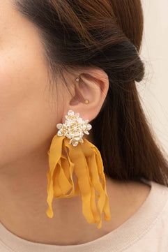 chasse dangle earrings